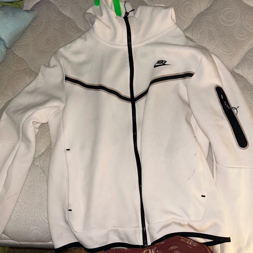 White Nike tech